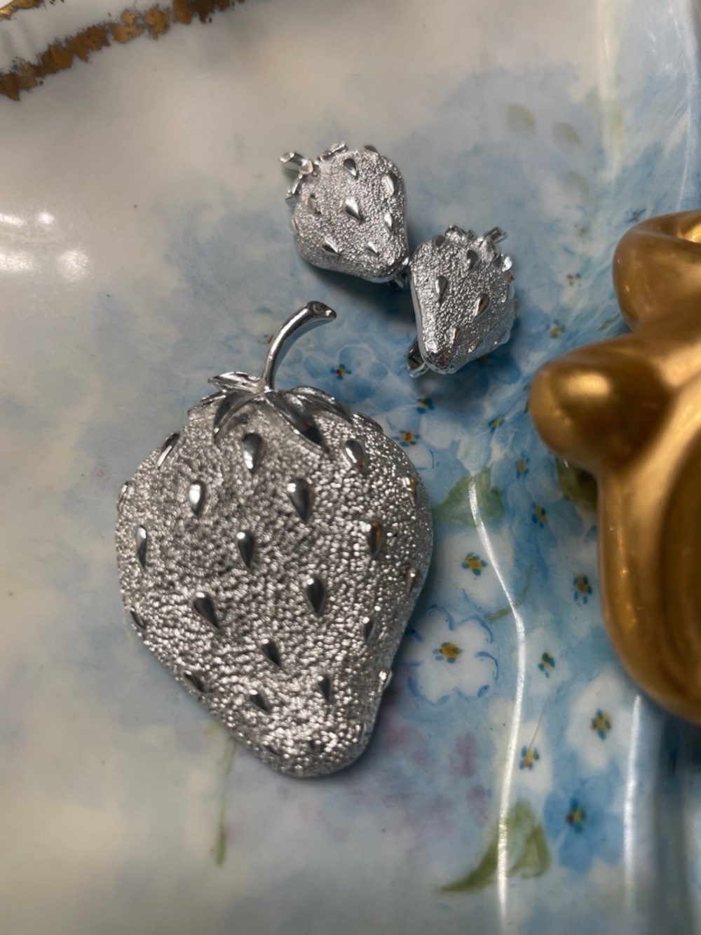 Vintage Sarah Coventry Silver Strawberry Brooch and Earrings Set